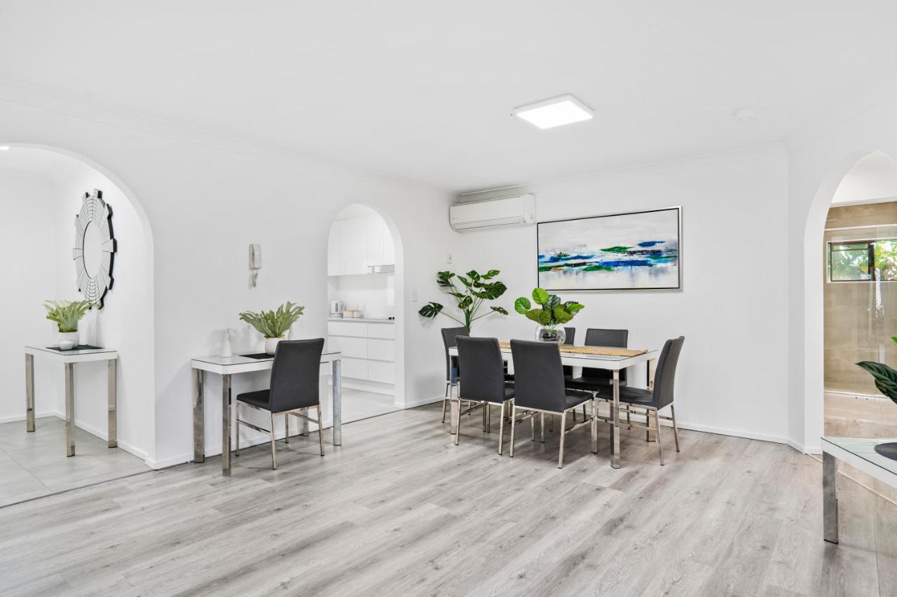Coco Bella Retreat In Central Surfers - Sleeps 6-8 Guldkusten Exteriör bild