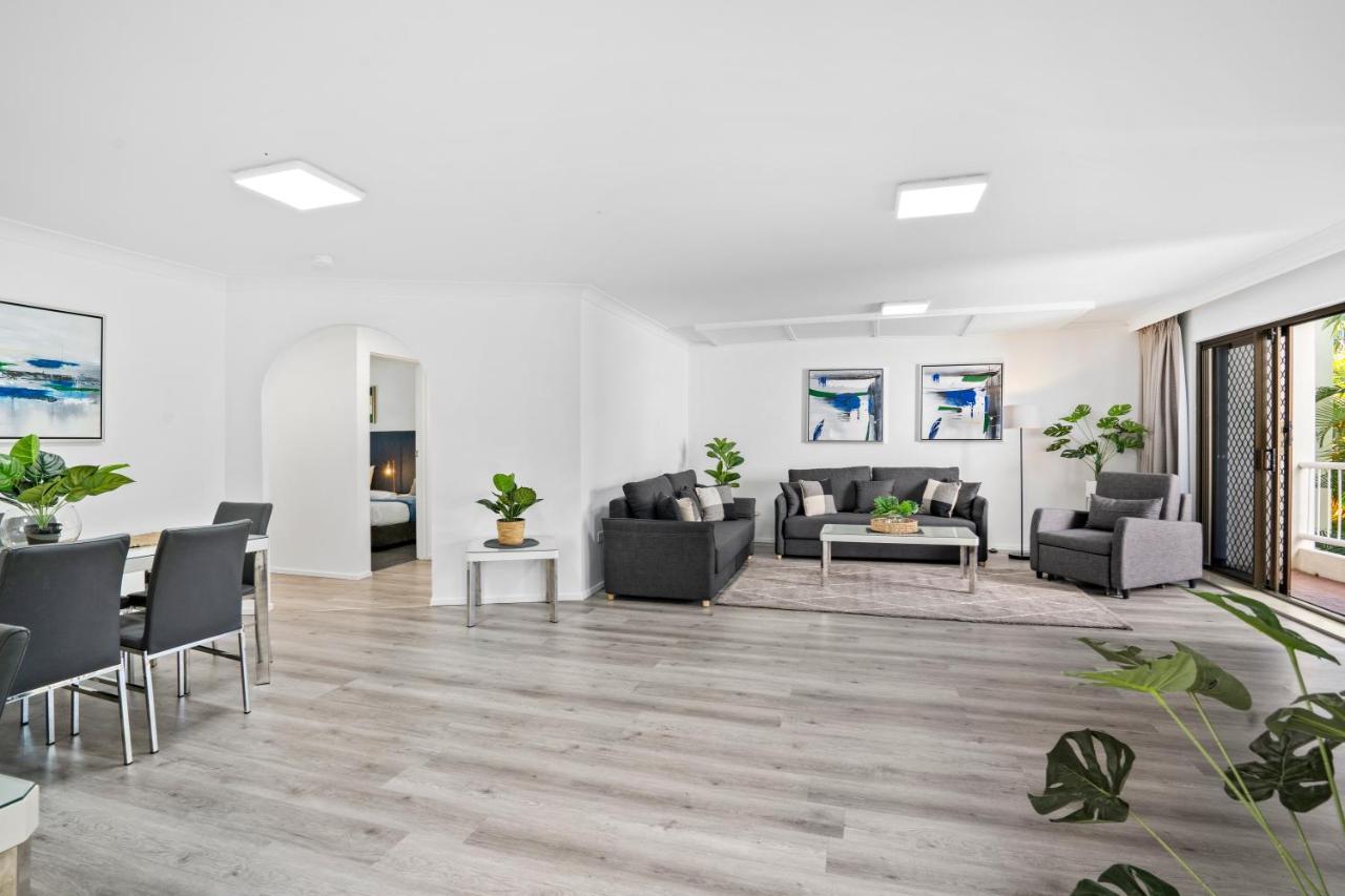 Coco Bella Retreat In Central Surfers - Sleeps 6-8 Guldkusten Exteriör bild